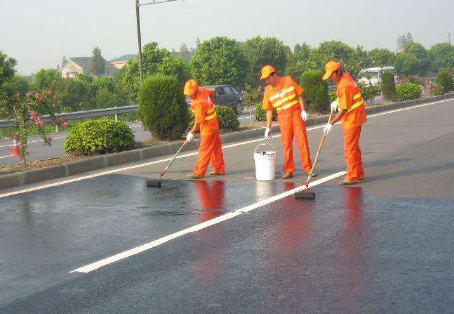 威海 彩色路面喷漆维修改色的使用寿命有多长？